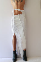 Load image into Gallery viewer, Invierno Landscape Maxi Skirt
