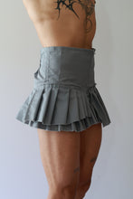 Load image into Gallery viewer, Gray Pleated Mini Skirt
