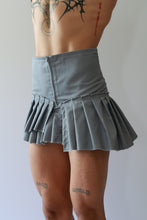 Load image into Gallery viewer, Gray Pleated Mini Skirt
