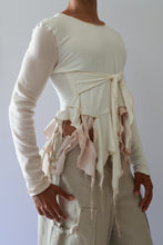 Load image into Gallery viewer, Pétalos Long Sleeves Top
